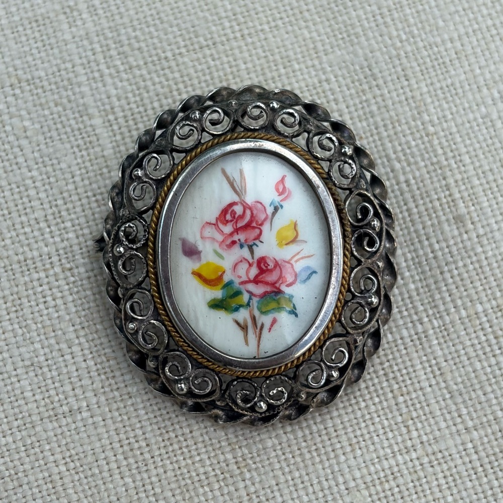 Vintage Antique 800 Silver Floral Brooch with Filigree Frame & Gold Accent